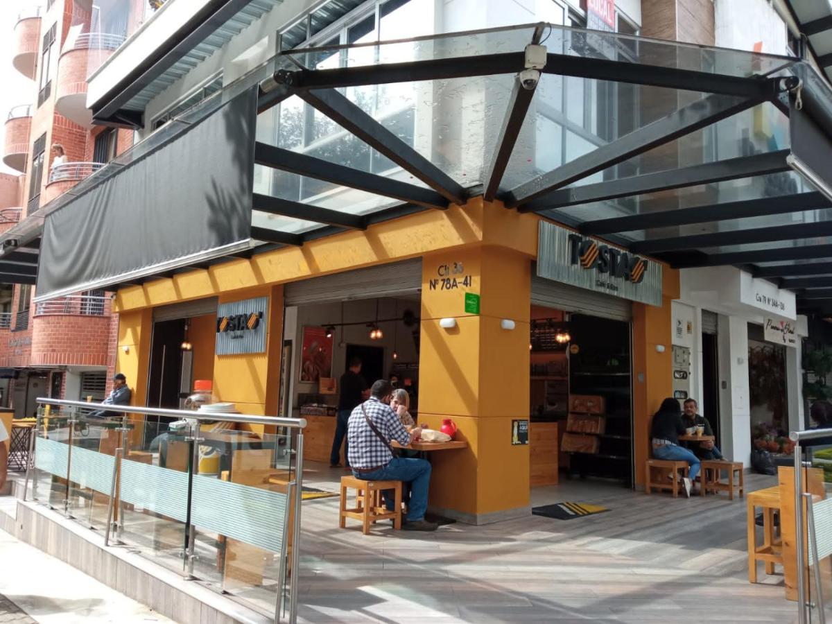 Ferienwohnung Acogedor Apartaestudio Ubicado En Laureles Medellín Exterior foto
