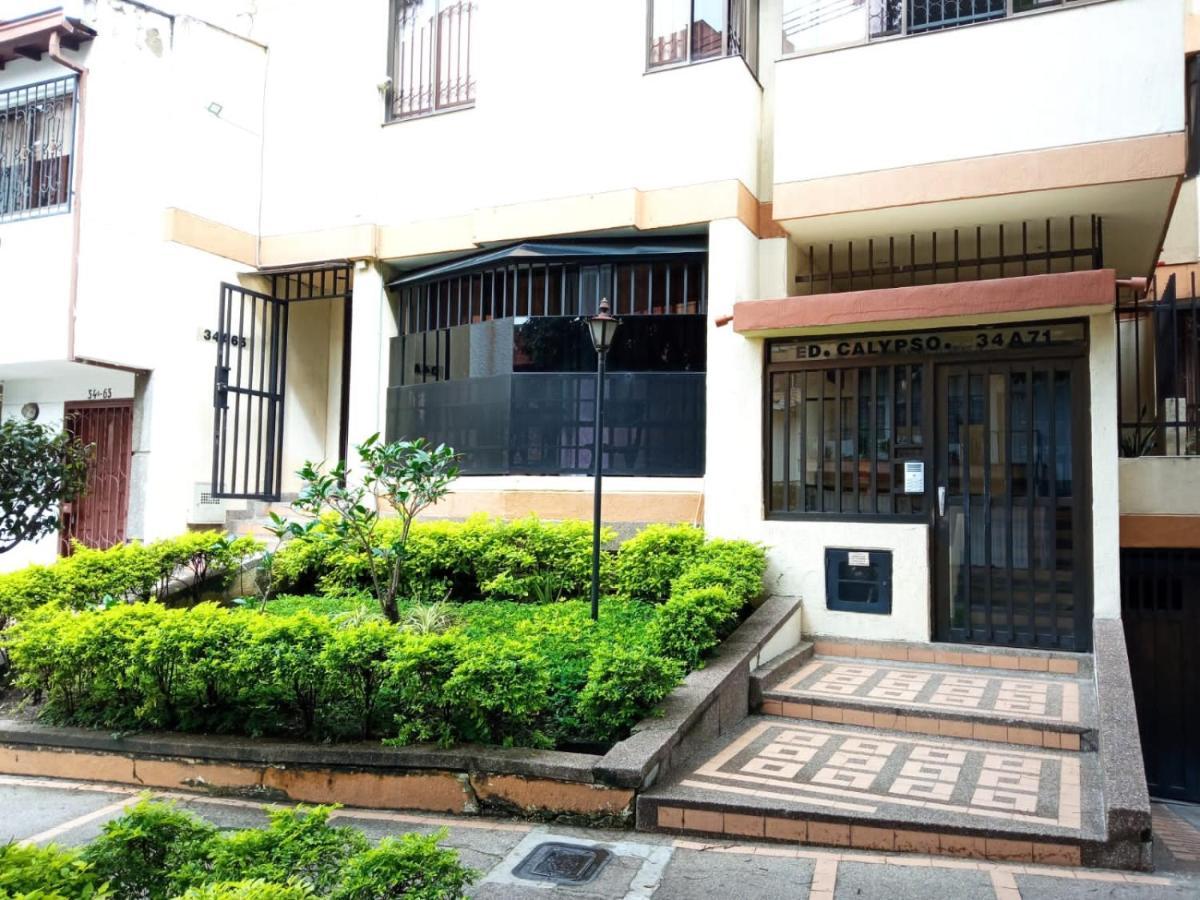 Ferienwohnung Acogedor Apartaestudio Ubicado En Laureles Medellín Exterior foto