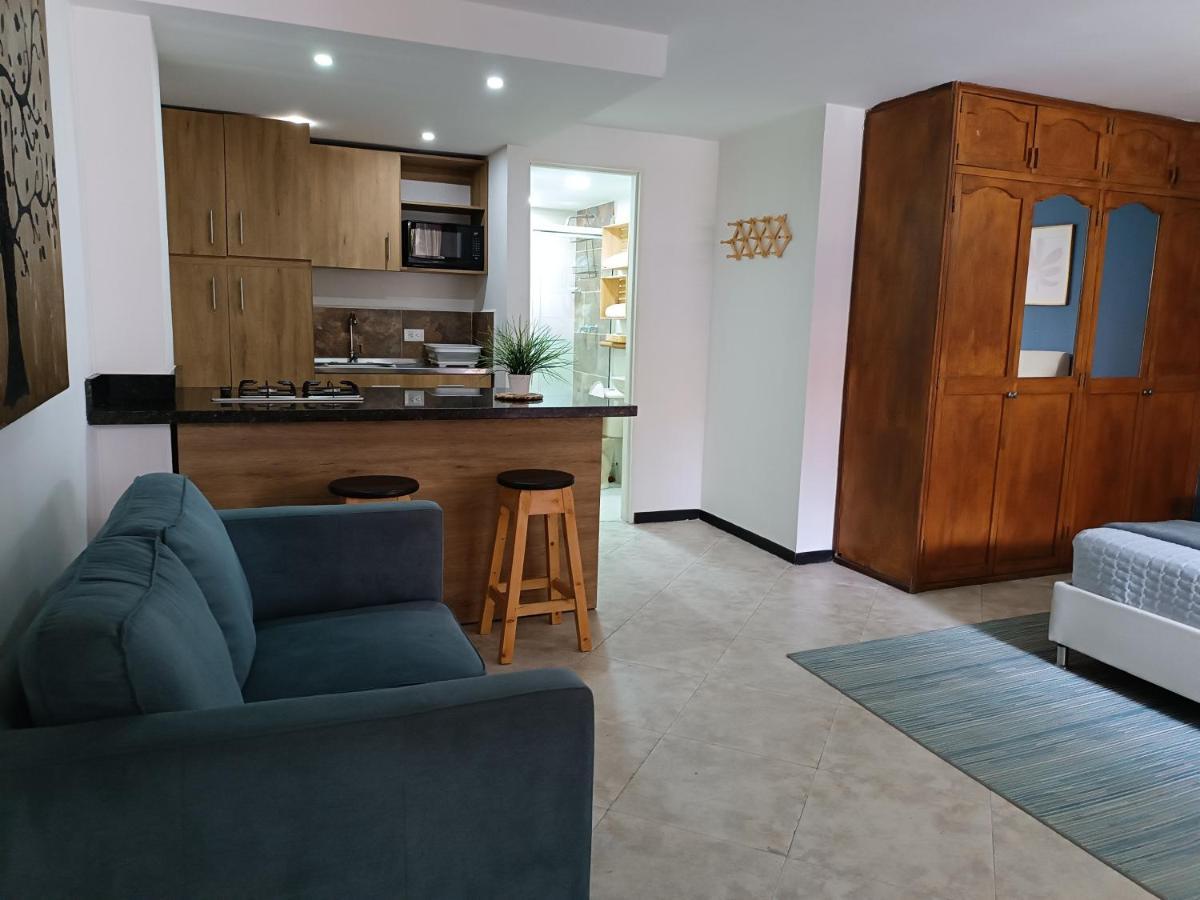 Ferienwohnung Acogedor Apartaestudio Ubicado En Laureles Medellín Exterior foto